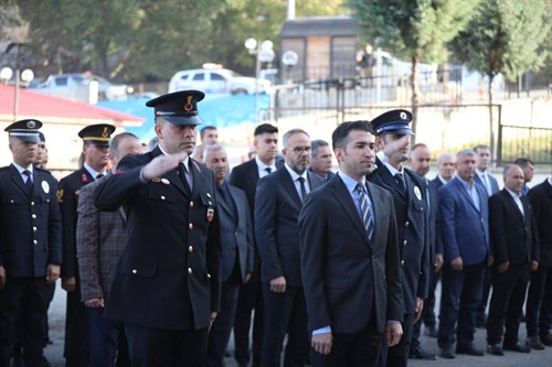 10 Kasım Atatürk’ü Anma Programında Çelenk Sunma Töreni Yapıldı